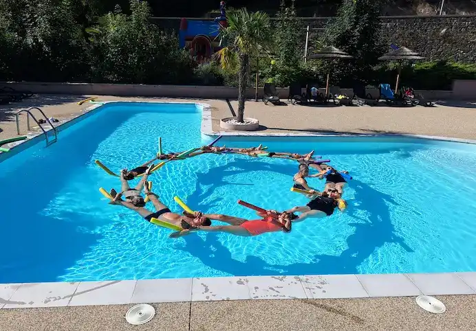 Camping en Ardèche avec piscine dans la vallée du Doux